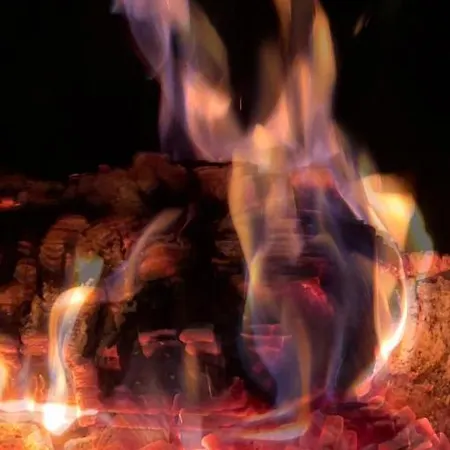 будиночок-зруб в центрі пилипця Pilipets