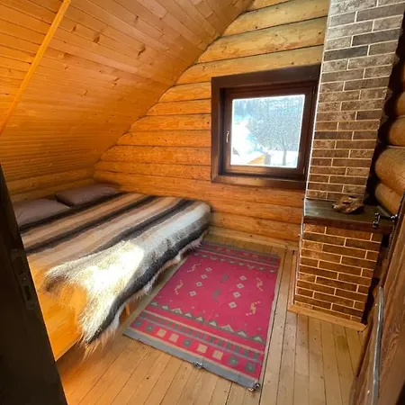 Villa будиночок-зруб в центрі пилипця Pilipets