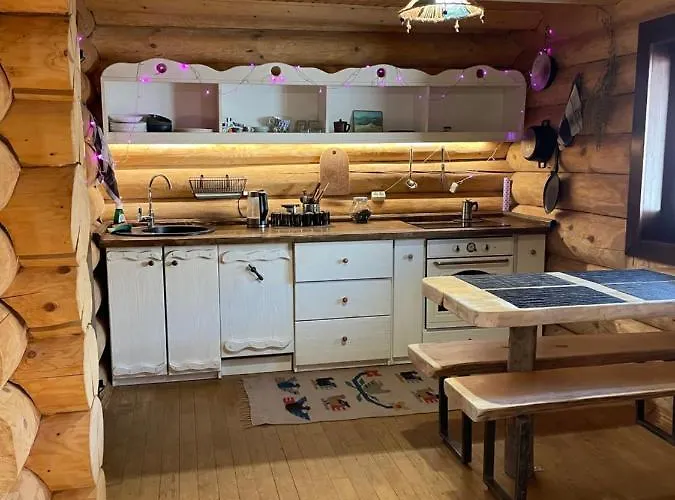 будиночок-зруб в центрі пилипця Villa