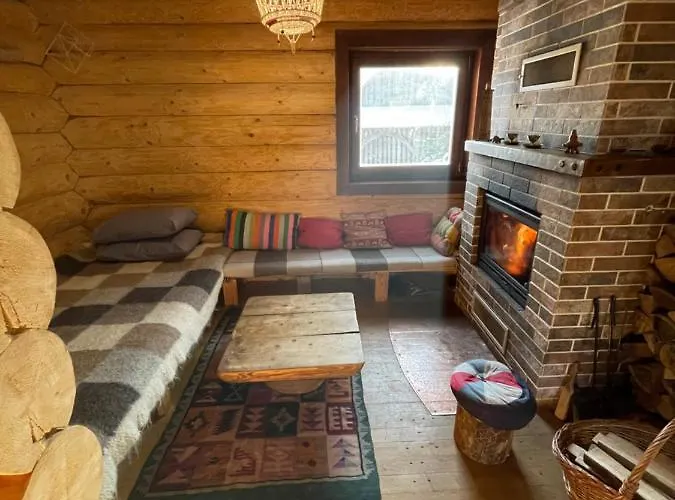 Villa будиночок-зруб в центрі пилипця Pilipets
